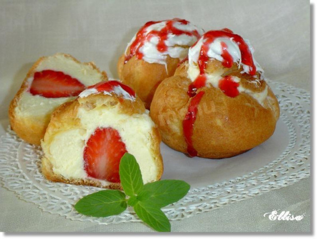 Custard cakes with cottage cheese cream