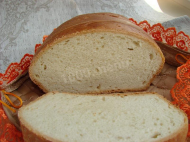 Yeast white bread with olive oil