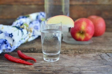 Apple moonshine at home