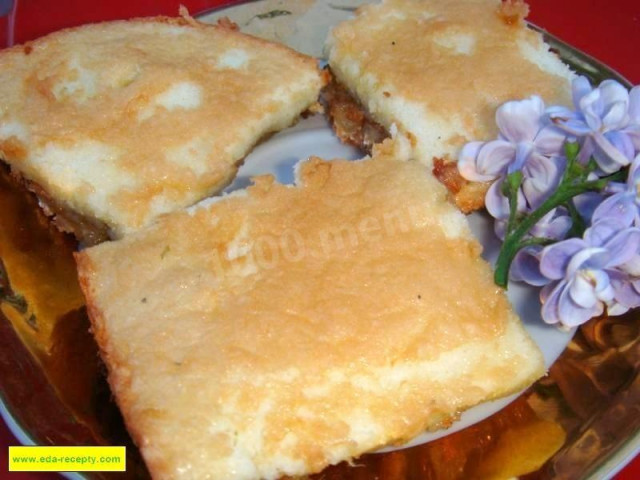 Shortbread pie with rhubarb