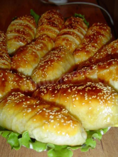 Puff rolls with melted cheese lettuce ham