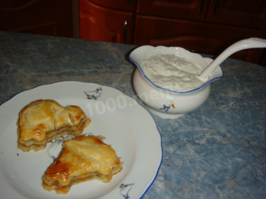 Curly pies made of ready-made puff pastry