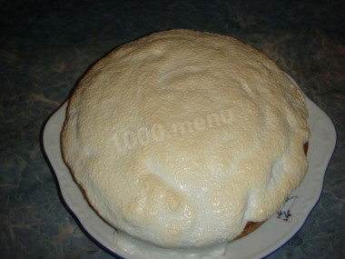 Orange cupcake pie with semolina and Meringue