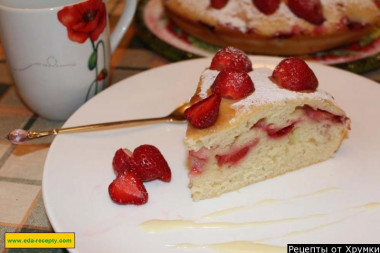 Strawberry pie on kefir