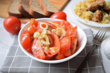 Tomato and onion pilaf salad