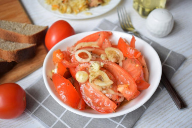 Tomato and onion pilaf salad