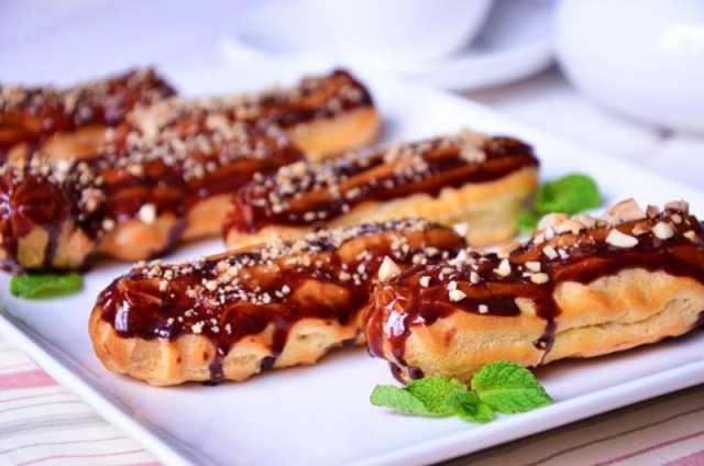 Walnut eclairs