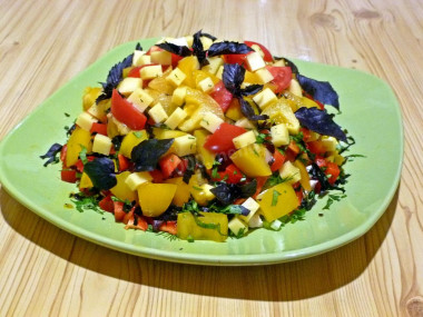 Salad with chicken breast and tomatoes