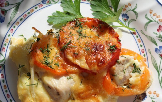 Chicken casserole with bell pepper and tomatoes