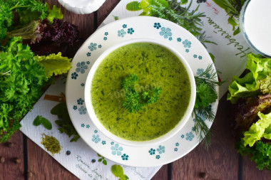 Spinach puree soup with cream