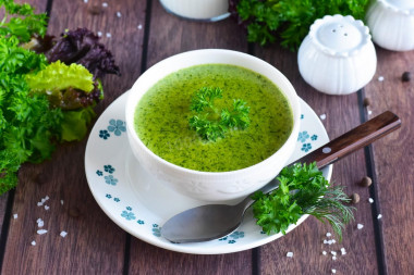 Spinach puree soup with cream