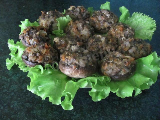 Stuffed mushrooms in the oven with cheese