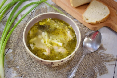 Green borscht with sorrel and egg