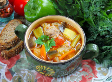 Soup with eggplant, tomatoes, pepper and green beans