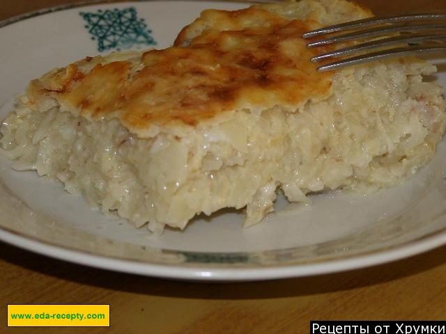 Casserole with oatmeal, cabbage and cheese with milk