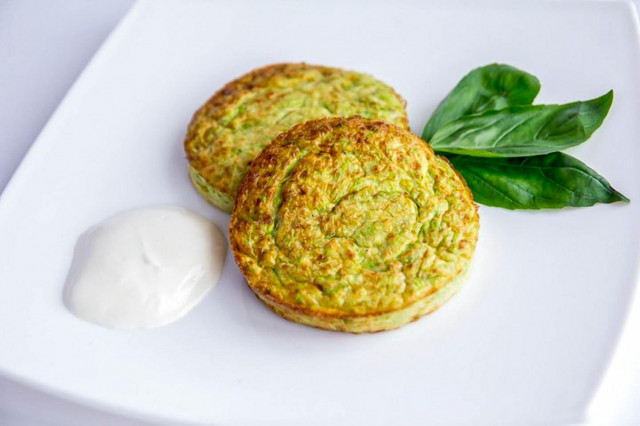 Zucchini souffle with sour cream