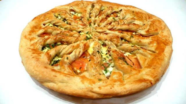 Puff pastry with Adyghe cheese and tomatoes