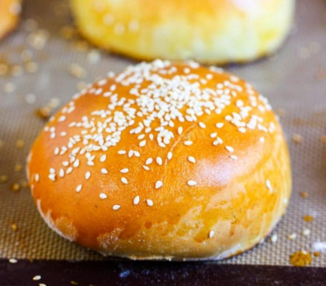 Simple Sesame Burger Buns