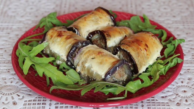 Eggplant rolls with minced meat