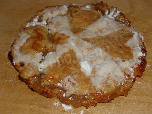 Lean apple pie with cinnamon in vegetable oil