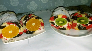 Sponge cake roll with cream cheese and kiwi