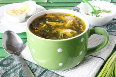 Seaweed soup with egg