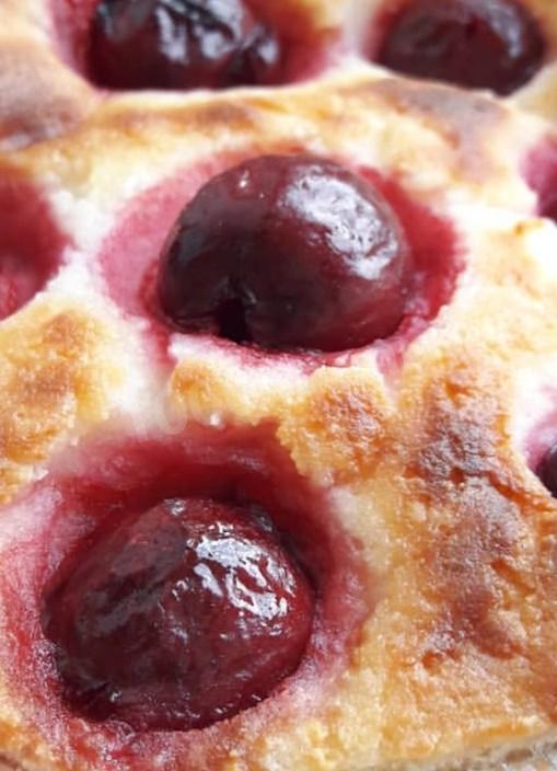 Rice flour casserole with cherries