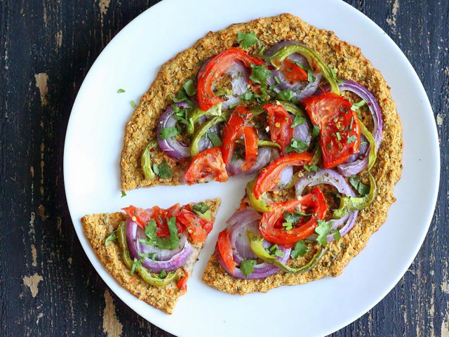 Sprouted mash and spinach pizza