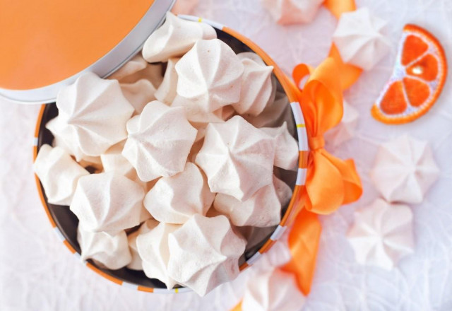 Orange meringue with tartar