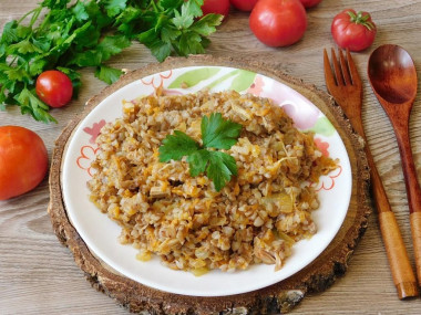 Buckwheat porridge with stew