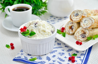 Cottage cheese filling for pancakes