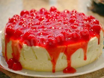 Classic cream cheesecake