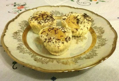 Oatmeal curd casserole with tangerines and chocolate