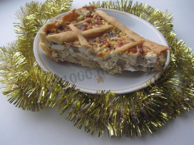 Curd cheese pie with mushrooms