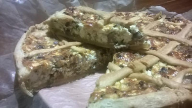 Curd cheese pie with mushrooms