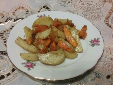 Potatoes with pumpkin in vegetable oil