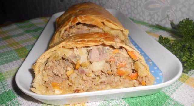 Wellington minced meat roll