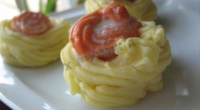 Potato baskets with fish mousse