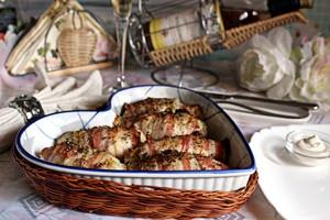 Images from tilapia in bacon with vegetable salad