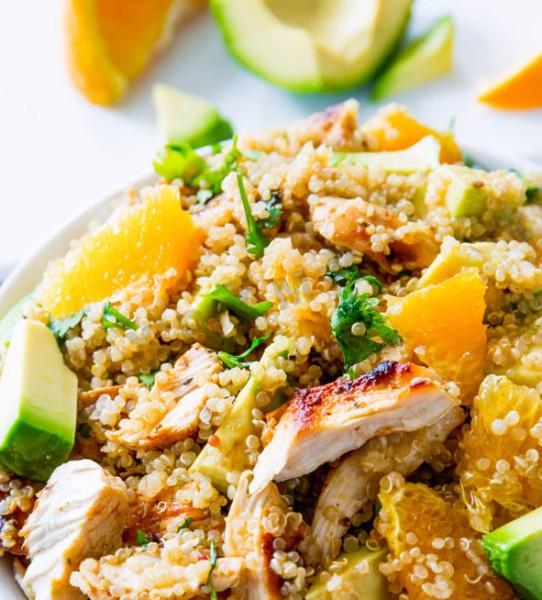 Salad with quinoa chicken and oranges