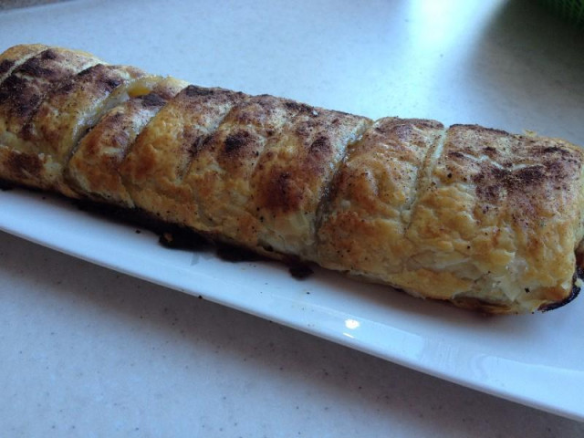 Apple strudel with sour apples from puff pastry