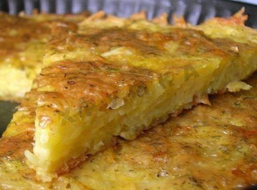 Khachapuri of grated potatoes with cheese and garlic