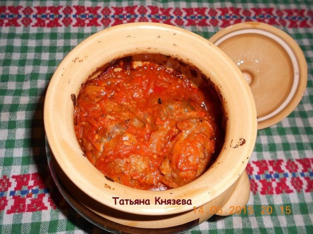 Lazy cabbage rolls in pots