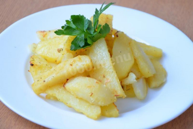 Potato slices in mustard sauce