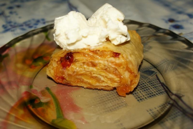 Lazy pita bread strudel with jam and apples