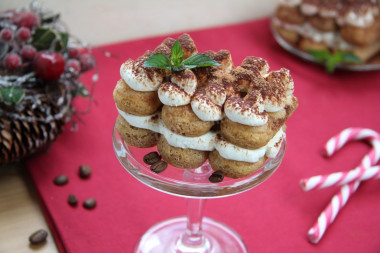 Tiramisu with cream and mascarpone