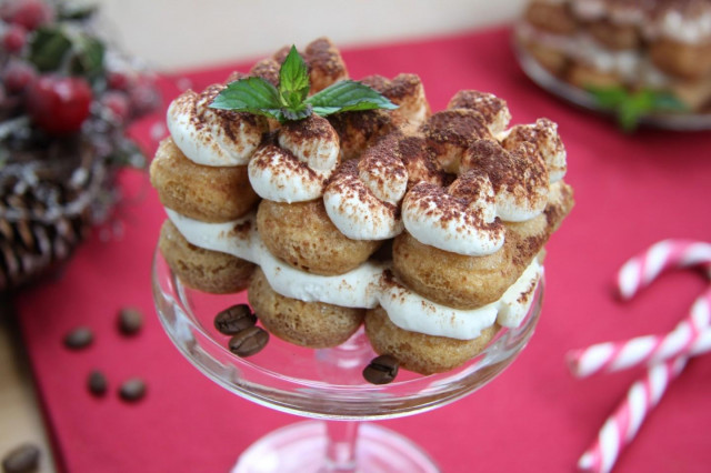 Tiramisu with cream and mascarpone