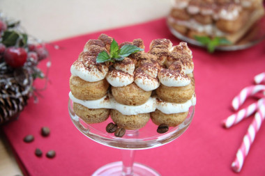 Tiramisu with cream and mascarpone