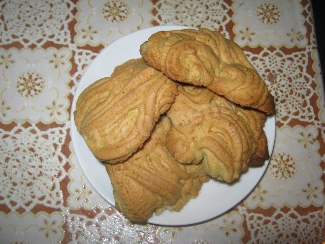 Curly shortbread cookies through a meat grinder