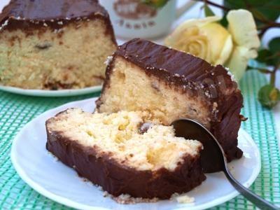 Lviv cheese cake made of cottage cheese and semolina in chocolate glaze